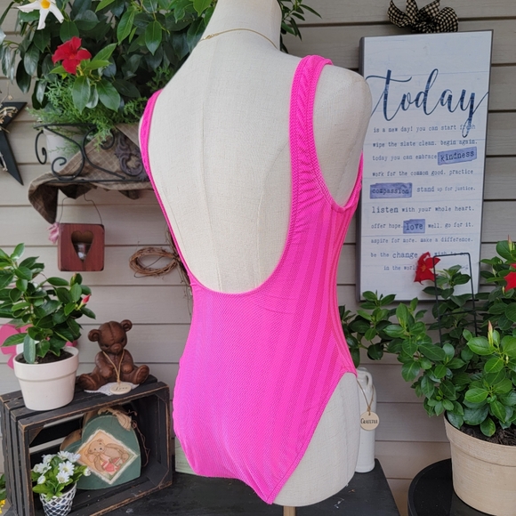 PACIFIC CONNECTIONS ♡ Gorgeous Vintage 1pc Pink Stripped Open Back Swimsuit 9/10 - Picture 14 of 17
